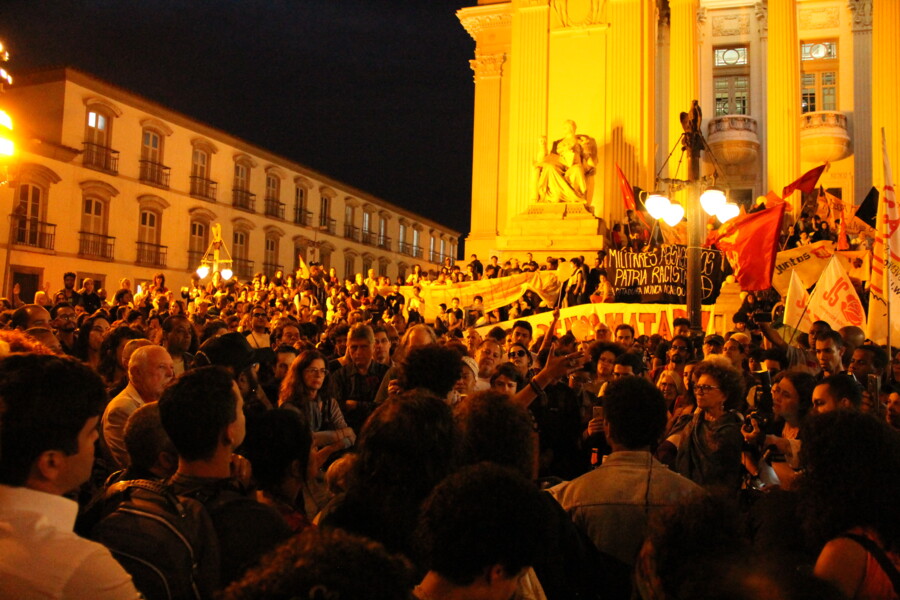 agatha-presente-crp-rj-participa-de-ato-no-centro-do-rio-e-marca-seu-posicionamento-sobre-a-politica-publica-de-seguranca