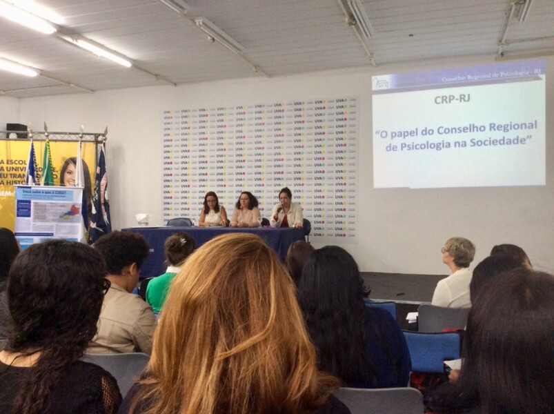 crp-rj-nas-universidades-coordenadora-da-comissao-gestora-da-baixada-faz-debate-com-estudantes-em-caxias-e-cabo-frio
