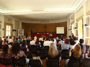2-crprj-promove-debates-sobre-psicologia-das-emergencias-e-dos-desastres02-300x225.jpg