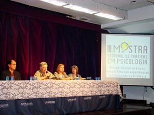 0721-tem-inicio-a-3a-mostra-regional-de-praticas-em-psicologia02-300x225.jpg
